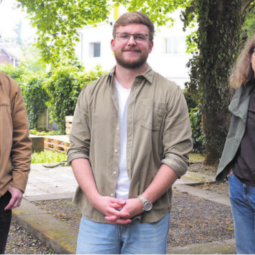 Intermezzo zum Sechsten - Michael Laubacher, Alain Willi und Daniela Marani (von links) engagieren sich mit viel Herzblut für die Sommerbeiz «Intermezzo» in Muri. Bild: Annemarie Keusch