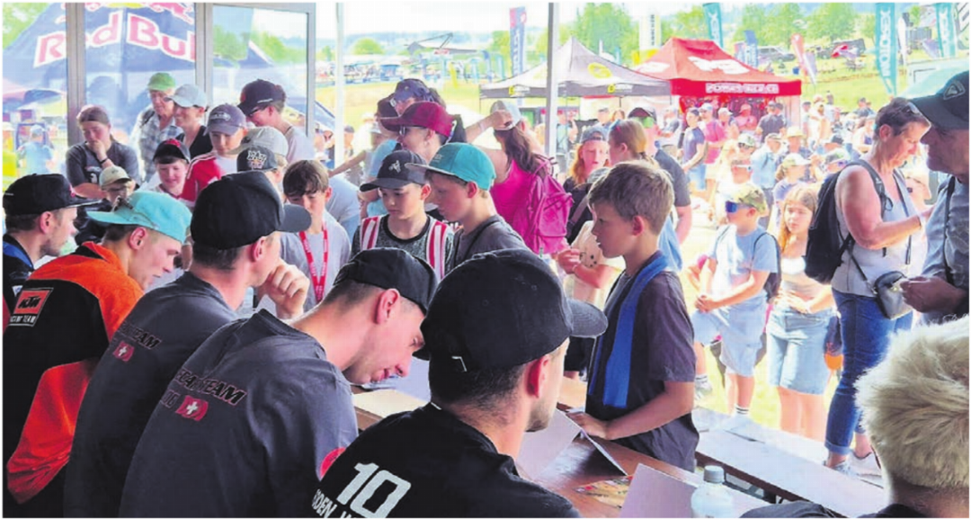 Immer ein Highlight: Die Autogrammstunde mit den Stars und Vorbildern. Immer ein Highlight: Die Autogrammstunde mit den Stars und Vorbildern.