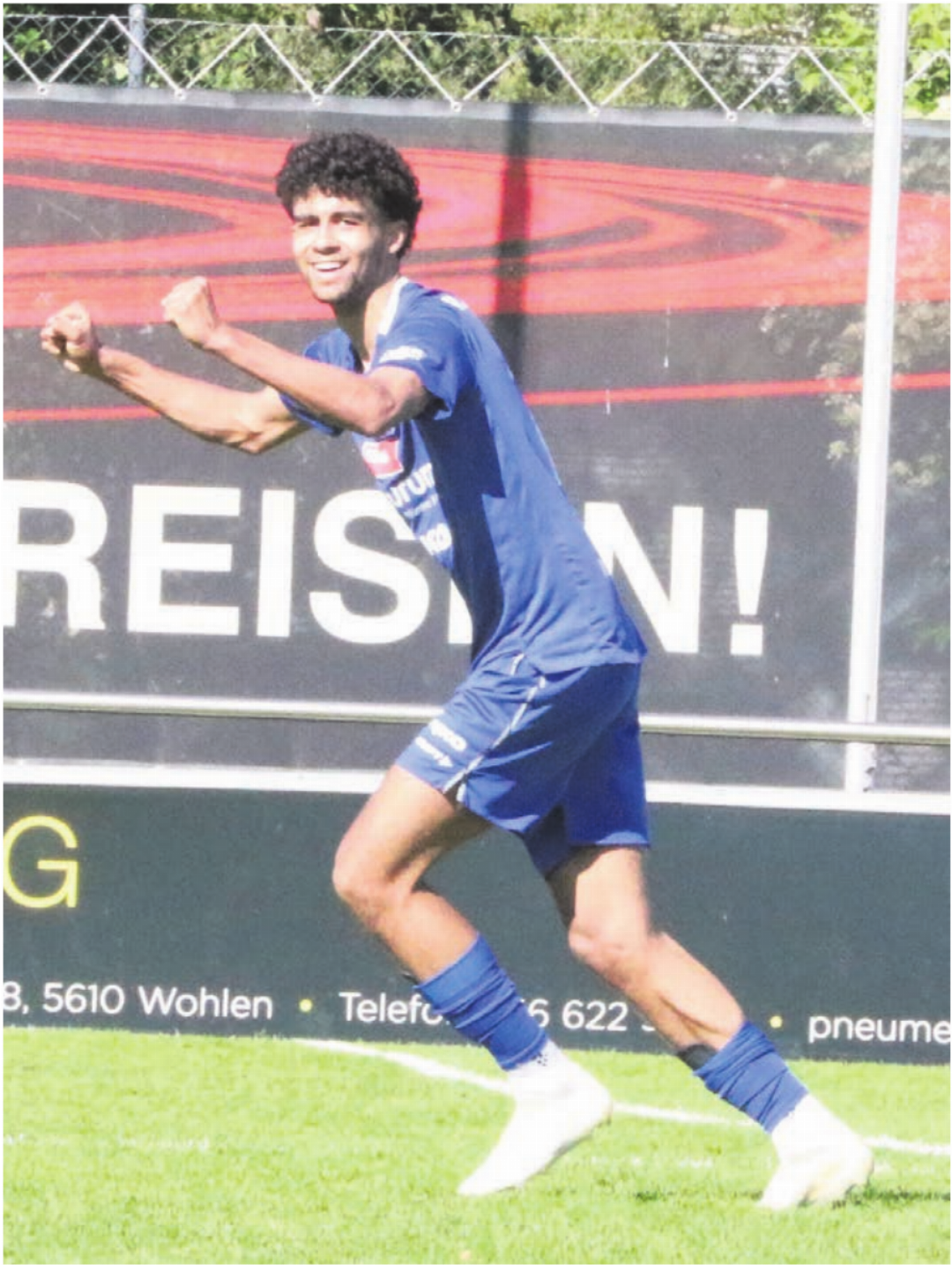 Der Blick geht an die Seitenlinie zum Trainer und Papa. Luca Nascimento hat Sekunden zuvor den Assist zum 3:0 gegeben. Bilder: Stefan Sprenger Der Blick geht an die Seitenlinie zum Trainer und Papa. Luca Nascimento hat Sekunden zuvor den Assist zum 3:0 gegeben. Bilder: Stefan Sprenger