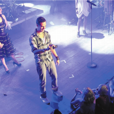 Kerzen, Pilz und Rap - Da war er bereits ein Superstar: Im Jahr 2009 füllte Seven das Casino in Wohlen.    Bilder: pd/Archiv/awa