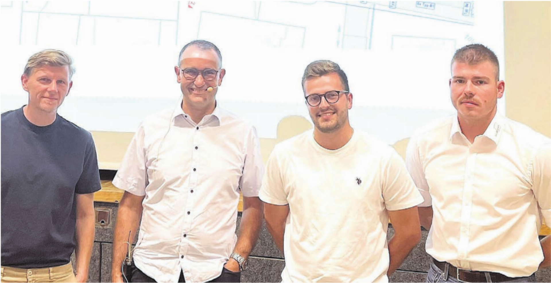 Informierten detailliert über das Sanierungsprojekt (v. l.): Tom Busslinger, Vizeammann Laurenz Meier, Timon Obi und Michael Leuppi. Bilder: Walter Minder / zg - Das Bild wird blockiert. – Möglicherweise durch einen aktiven Adblocker.