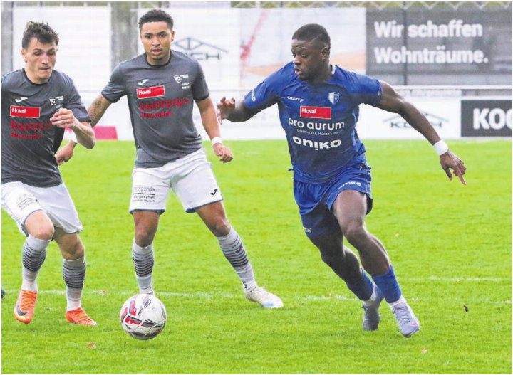 Im letzten Spiel der Saison traf Dramane Sissoko (rechts) gleich dreifach für den FC Wohlen.    Bild: Archiv/jl