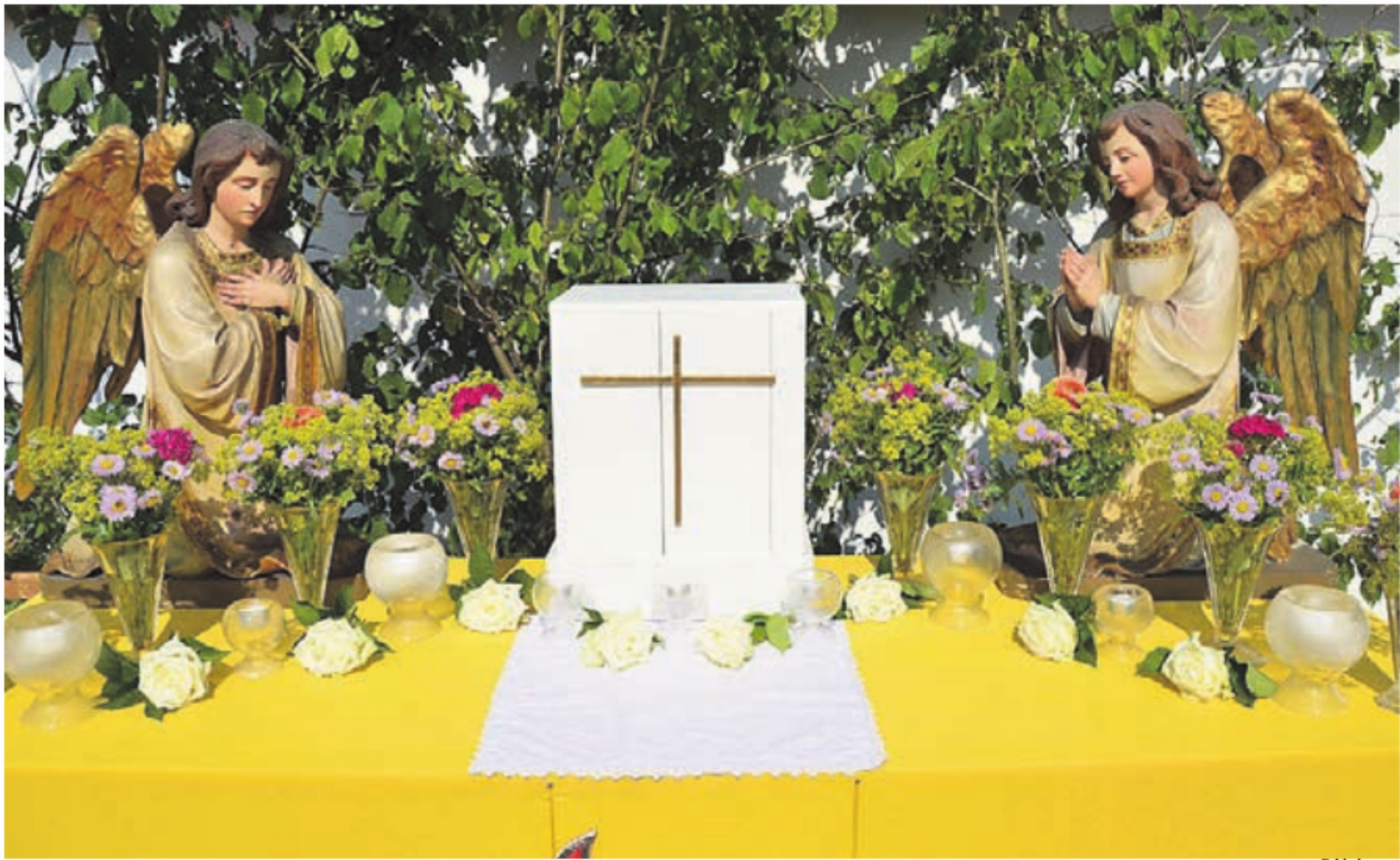 Am Donnerstag gibt es wieder Blumengebinde und Altäre im Kirchenbezirk.    Bild: zg - Das Bild wird blockiert. – Möglicherweise durch einen aktiven Adblocker.