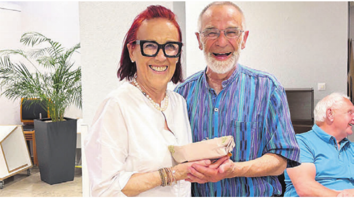 Präsidentin Rita Strebel mit Ehrenmitglied Walter Ehrensperger Bild: zg