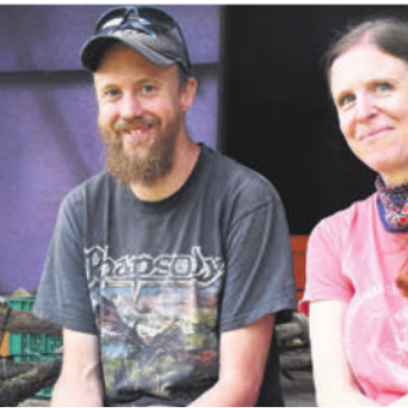 «Wir machen Menschen glücklich» - Matthias Wüthrich und Miriam Corboz von der Sommerbar freuen sich auf den Start.
