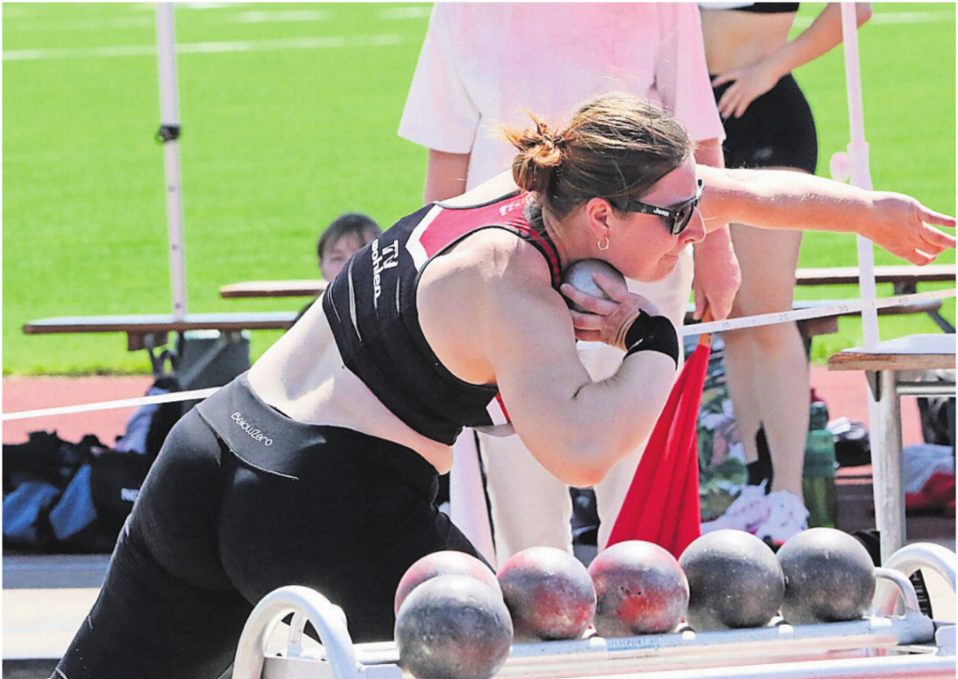 Lea Oswald holte mit 11,36 Meter den Sieg im Kugelstossen der Frauen. Bilder: Josip Lasic Lea Oswald holte mit 11,36 Meter den Sieg im Kugelstossen der Frauen. Bilder: Josip Lasic