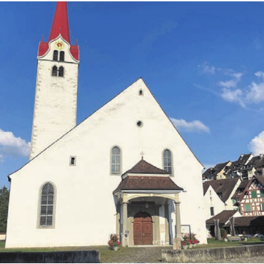 Kirchgemeinden über Zusammenschluss - Die katholische Kirche der beiden Gemeinden soll sich künftig unter Bremgarter Dach vereinen. Bild: red