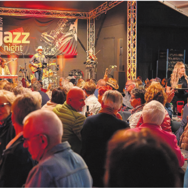 Wie immer harmonisch - Die «Saddle Creek Country Band» auf dem Rössliplatz. Bilder: Stefan Hotz
