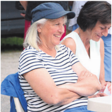 Dorf in heller Aufregung - Regisseurin Brigitt Maag leitet die Proben mit viel Erfahrung und Humor.
