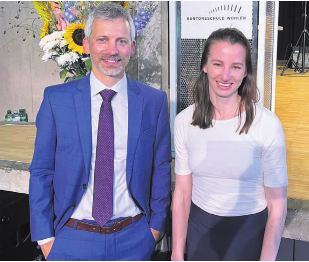 Gastrednerin Susanne Küng und Kanti-Rektor Matthias Angst: «Aufbruch in neue Gefilde.» Gastrednerin Susanne Küng und Kanti-Rektor Matthias Angst: «Aufbruch in neue Gefilde.»