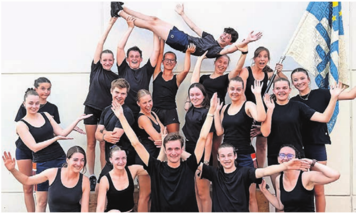 Der Trampolin-Club Waltenschwil erntete viel Applaus für seinen starken Auftritt. Bild: zg