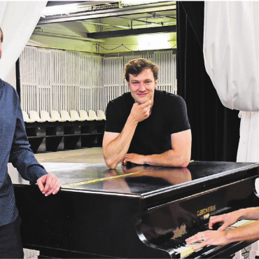 Kein harmloser Lückenfüller - Die Programmgruppe des Kulturwerks Bleichi präsentiert die Acts der zweiten Saison (v. l.): Johannes Küng, Jonas Arnet und Mathieu Friz. Es fehlen Jasmin Huber und Thomas Meier.