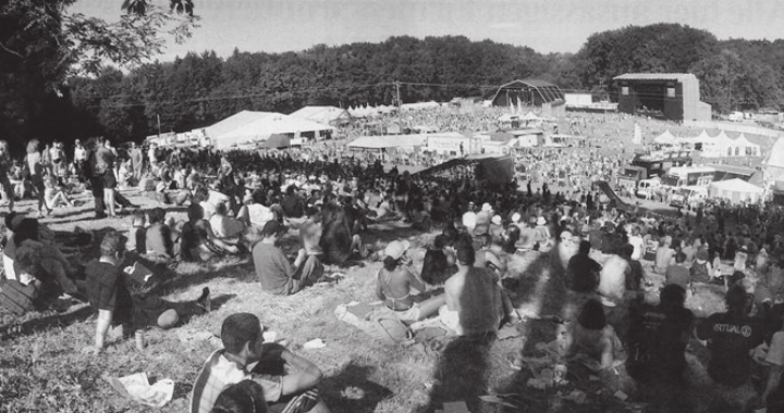 Ein Plätzchen am Schatten, viel gute Musik und eine Kulisse, die einmalig ist, das machte das spezielle Sound-Arena-Feeling aus. Bild: Archiv