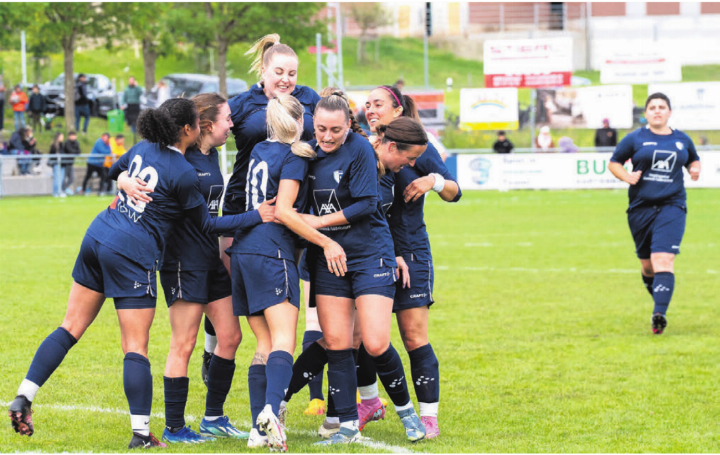 Die Frauen des FC Wohlen jubeln beim Sieg im Aargauer Cupfinal. Als Belohnung wartet der FC Aarau im Schweizer Cup. Bild: Archiv/sh