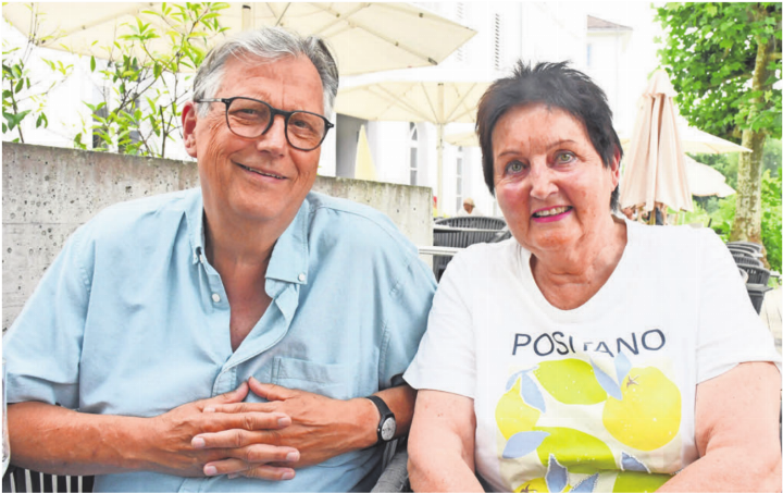 Die Kinomacher: Pitsch und Irene Bachmann freuen sich darauf, zum 32. Mal die Besucherinnen und Besucher im Open-Air-Kino begrüssen zu dürfen. Bild: Daniel Marti Die Kinomacher: Pitsch und Irene Bachmann freuen sich darauf, zum 32. Mal die Besucherinnen und Besucher im Open-Air-Kino begrüssen zu dürfen. Bild: Daniel Marti