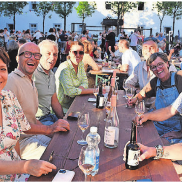 Die Magie des Tangos - Helfer und Besucher erfreuten sich gleichermassen am Anlass. Dabei auch Murikultur-Stiftungsratspräsident Robert Barrer, Zweiter von links.