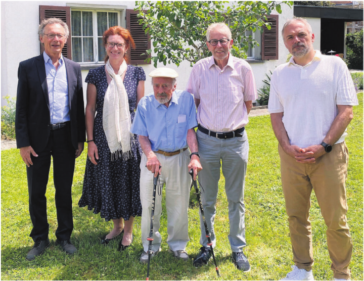 Den 80. Geburtstag gemeinsam gefeiert (v. l.): Walter Stoffel, Eva Maria Belser, der ehemalige Präsident Carl Hans Brunschwiler, der aktuelle Präsident Kurt Fricker, Jacques Dubey. Bild: zg