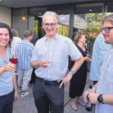 «Lehrkräfte sind auch Mutmacher» - Bei bester Laune und in guter Gesellschaft: Gemeinderat Thomas Geissmann (Mitte) bei seinem ersten Examenessen. Bilder: Britta Müller