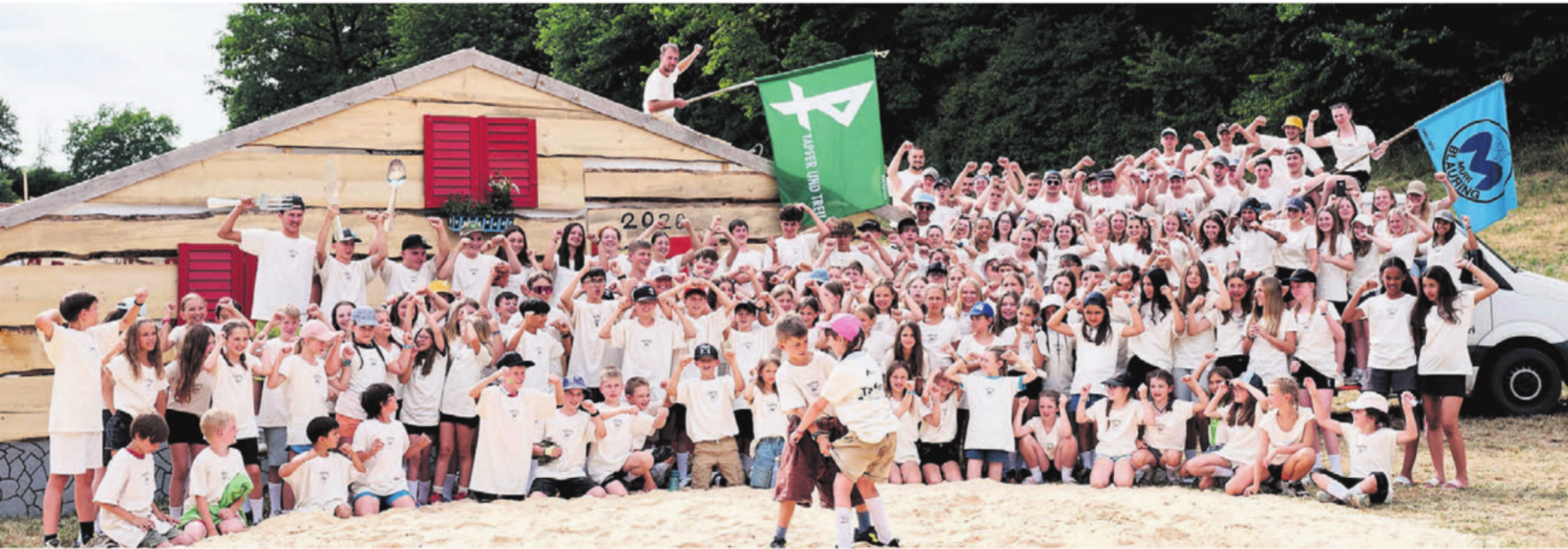 Schwingfest und Gruppenbild in einem: die Kinder von Jungwacht und Blauring Muri.    Bilder: zg - Das Bild wird blockiert. – Möglicherweise durch einen aktiven Adblocker.