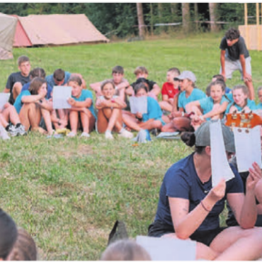 Mit selbst gestaltetem Schwingfest - Das gemeinsame Singen gehört nach wie vor zur Tradition eines Sommerlagers.