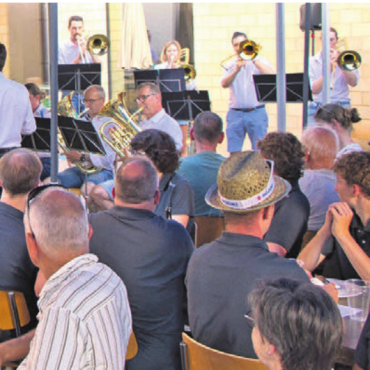 Vielseitig und unterhaltsam - Die Musikgesellschaft Mühlau lockte zahlreiche Zuhörerinnen und Zuhörer an.    Bild: zg