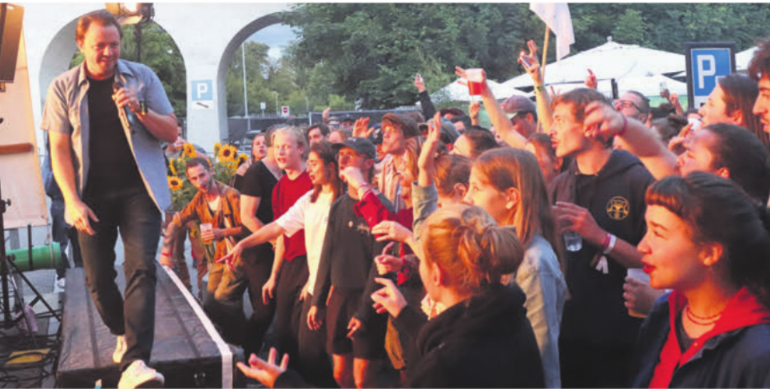 Wie am «Klein FIDM» 2021 konzertiert «Phenomden» am Reussufer. Wie am «Klein FIDM» 2021 konzertiert «Phenomden» am Reussufer.