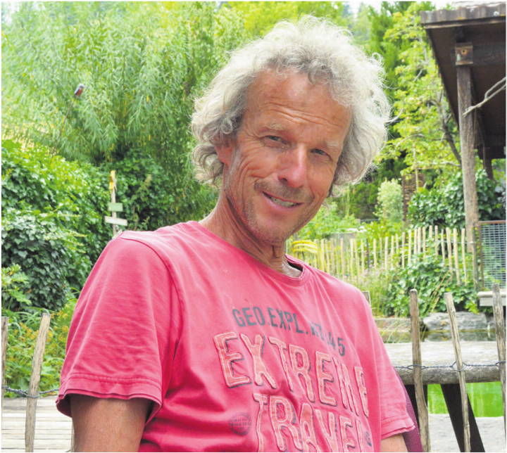Daniel Stutzer ist die Vorfreude auf die Premiere von «Keis Wunder, es Wunder» deutlich anzumerken. Bild: Annemarie Keusch Daniel Stutzer ist die Vorfreude auf die Premiere von «Keis Wunder, es Wunder» deutlich anzumerken. Bild: Annemarie Keusch