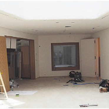 Vorfreude auf den September - Noch in Arbeit: die künftige Schalterhalle der Raiffeisenbank in Oberlunkhofen.