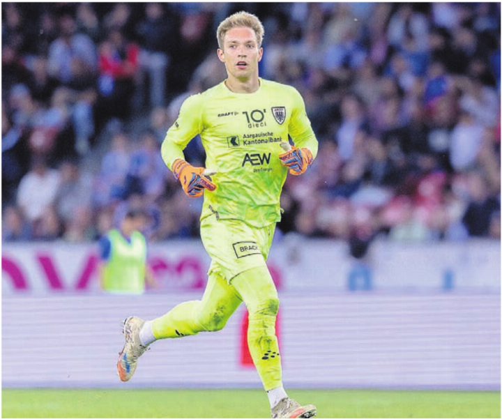 Marvin Hübel im Barrage-Spiel zwischen Aarau und GC. Jetzt geht der Freiämter zu den Zürchern.    Bild: Freshfocus
