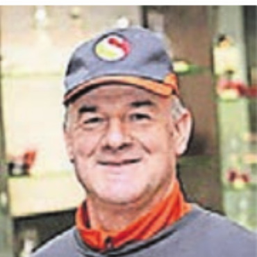 ARBEITSJUBILÄUM - Elvir Cordic: 35 Jahre bei Schüwo Trink-Kultur