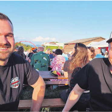 Schönes Wetter und Besucherrekord - Cyrill Räber, OK-Präsident (links), und Daniel Hold, Marketing und Personal. Sie dürfen sich berechtigt freuen. Dieses Jahr passt alles.