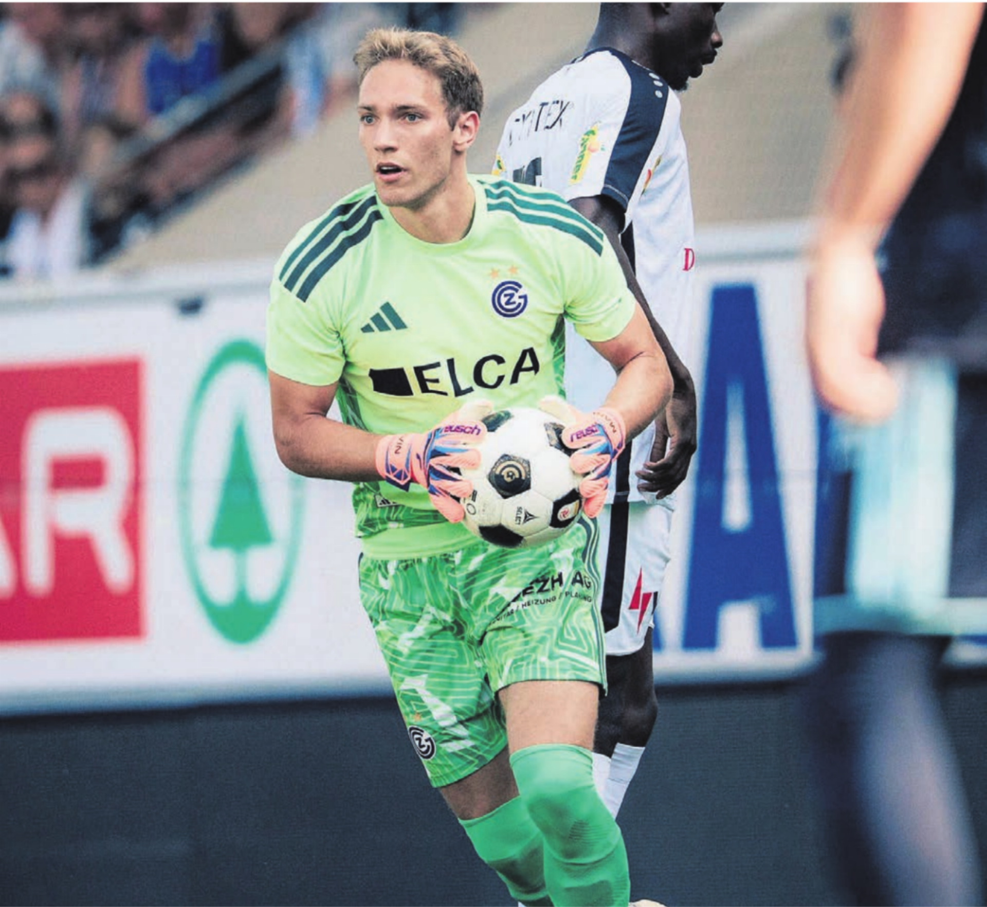 Marvin Hübel im GC-Trikot. Nach drei Jahren im Challenge-League-Team von Aarau zieht es ihn jetzt in die Super League. Die Rolle als Stammgoalie muss er sich dort noch erkämpfen. Bild: Grasshopper Club Zürich / Mike Wiss - Das Bild wird blockiert. – Möglicherweise durch einen aktiven Adblocker.