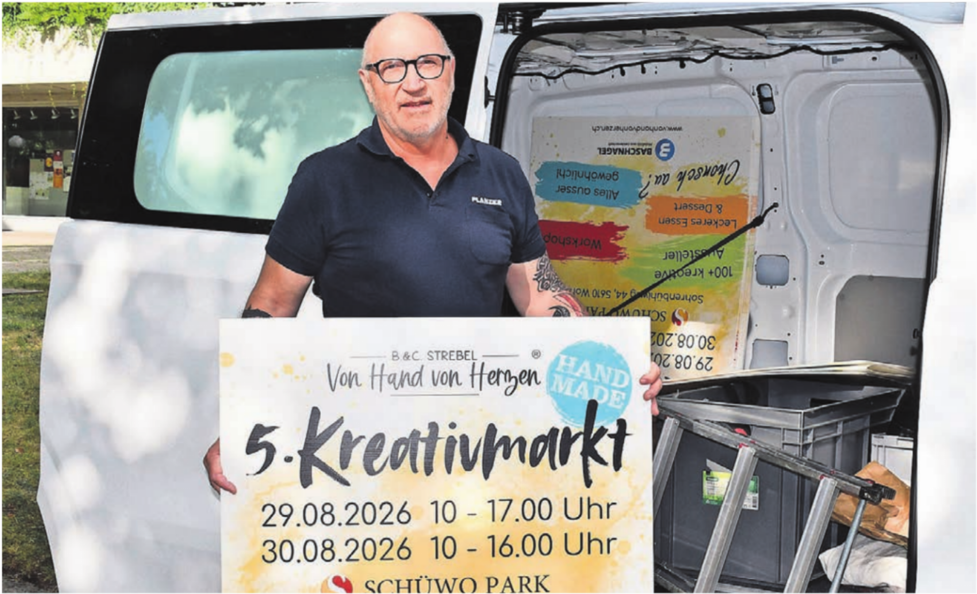 Bruno Strebel wird in den nächsten Tagen die grossen Plakate an den Kandelabern aufhängen. Bilder: Monica Rast / Archiv - Das Bild wird blockiert. – Möglicherweise durch einen aktiven Adblocker.