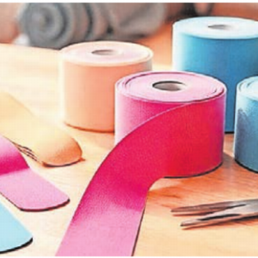 Aus Freude am Lernen - Mit Kinesiotape Muskeln unterstützen, Schmerzen lindern und Beweglichkeit fördern. Ein Kurs mit Karin Healy, dipl. Physiotherapeutin FH. Bild: pd