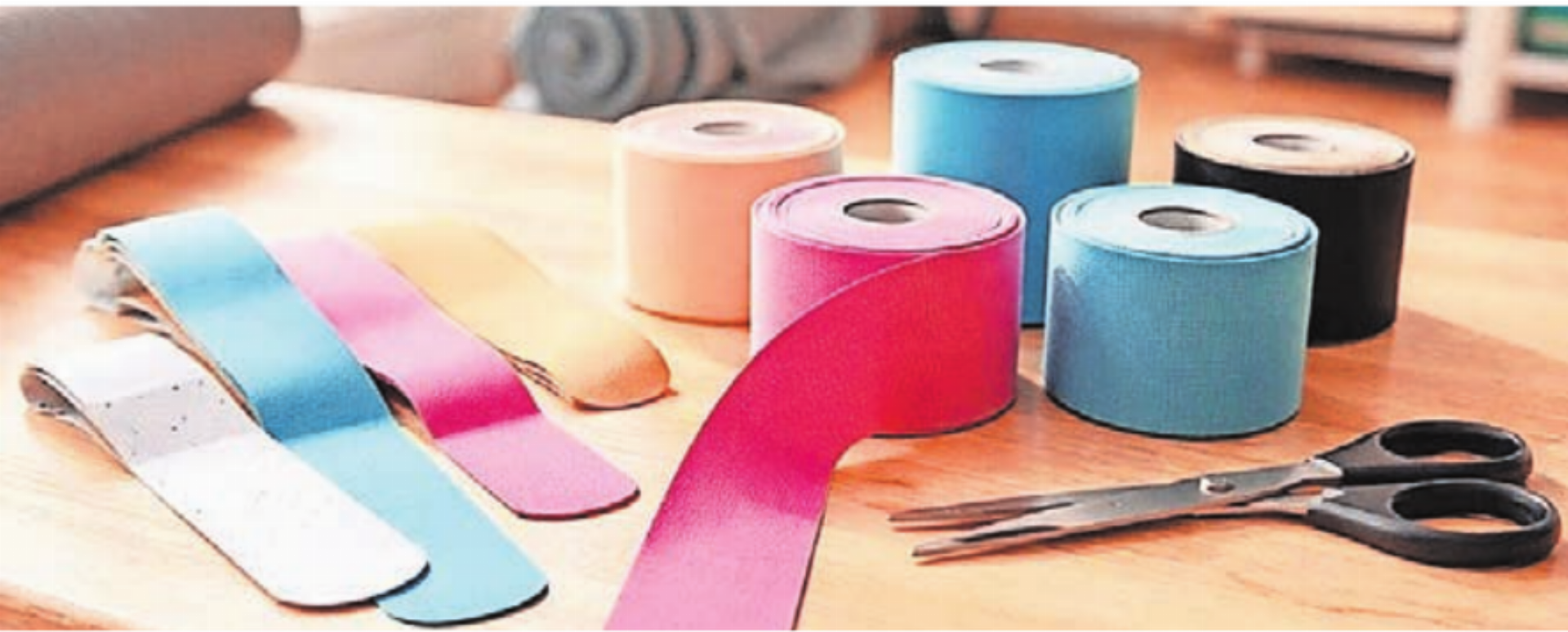 Mit Kinesiotape Muskeln unterstützen, Schmerzen lindern und Beweglichkeit fördern. Ein Kurs mit Karin Healy, dipl. Physiotherapeutin FH. Bild: pd - Das Bild wird blockiert. – Möglicherweise durch einen aktiven Adblocker.