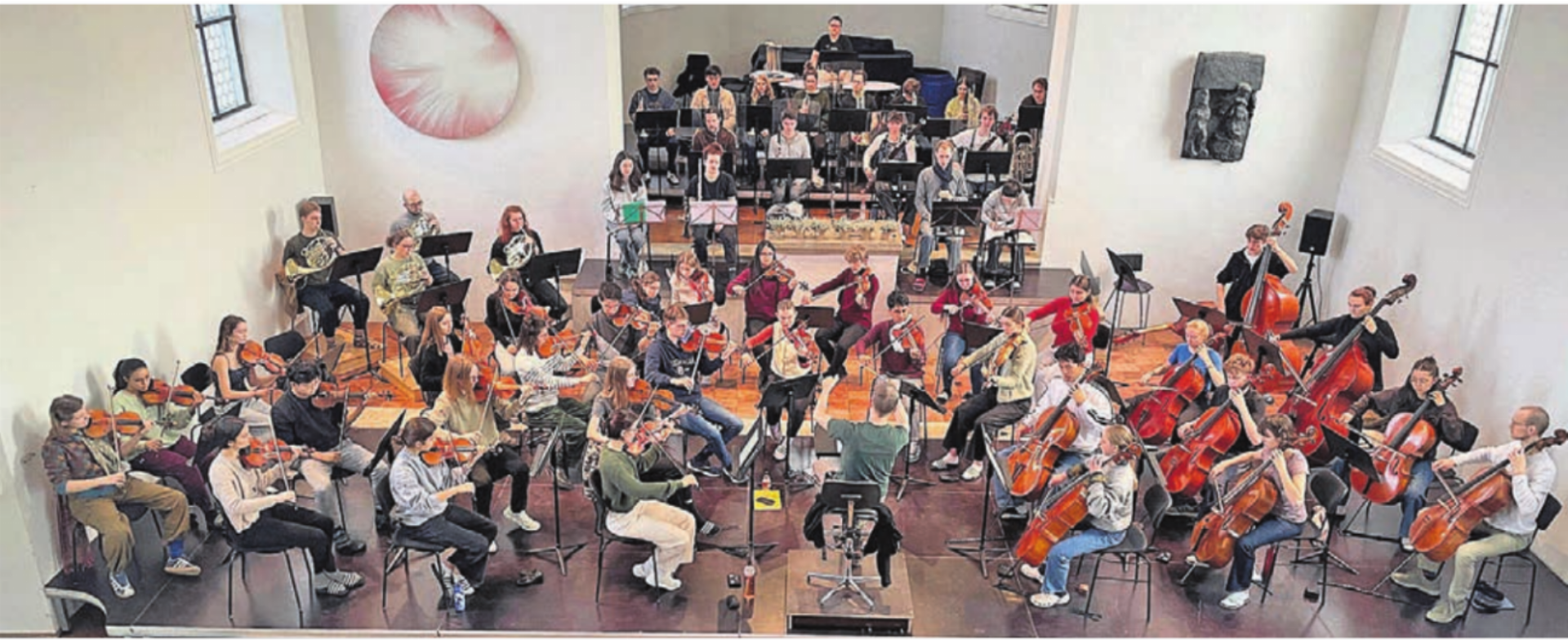 Zwischen Nacht, Meer und persönlichem Aufbruch – das Jugend-Sinfonieorchester Aargau nimmt das Publikum mit auf eine Reise. Bild: zg - Das Bild wird blockiert. – Möglicherweise durch einen aktiven Adblocker.