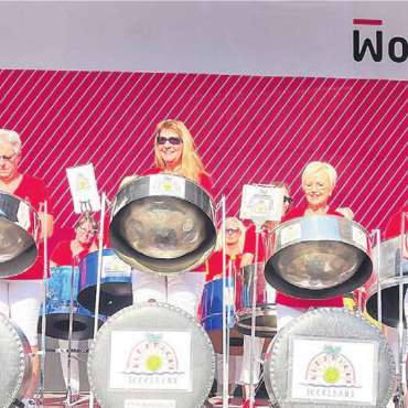 «Darum Wohlen!» - Zur Eröffnung der Feier gab es karibische Klänge durch die Frauen-Steelband Lipsticks.