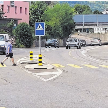 Jetzt geht es endlich los - Die Sanierung soll die Kantonsstrasse auch sicherer machen, vor allem auch für Fussgänger. Bild: chh