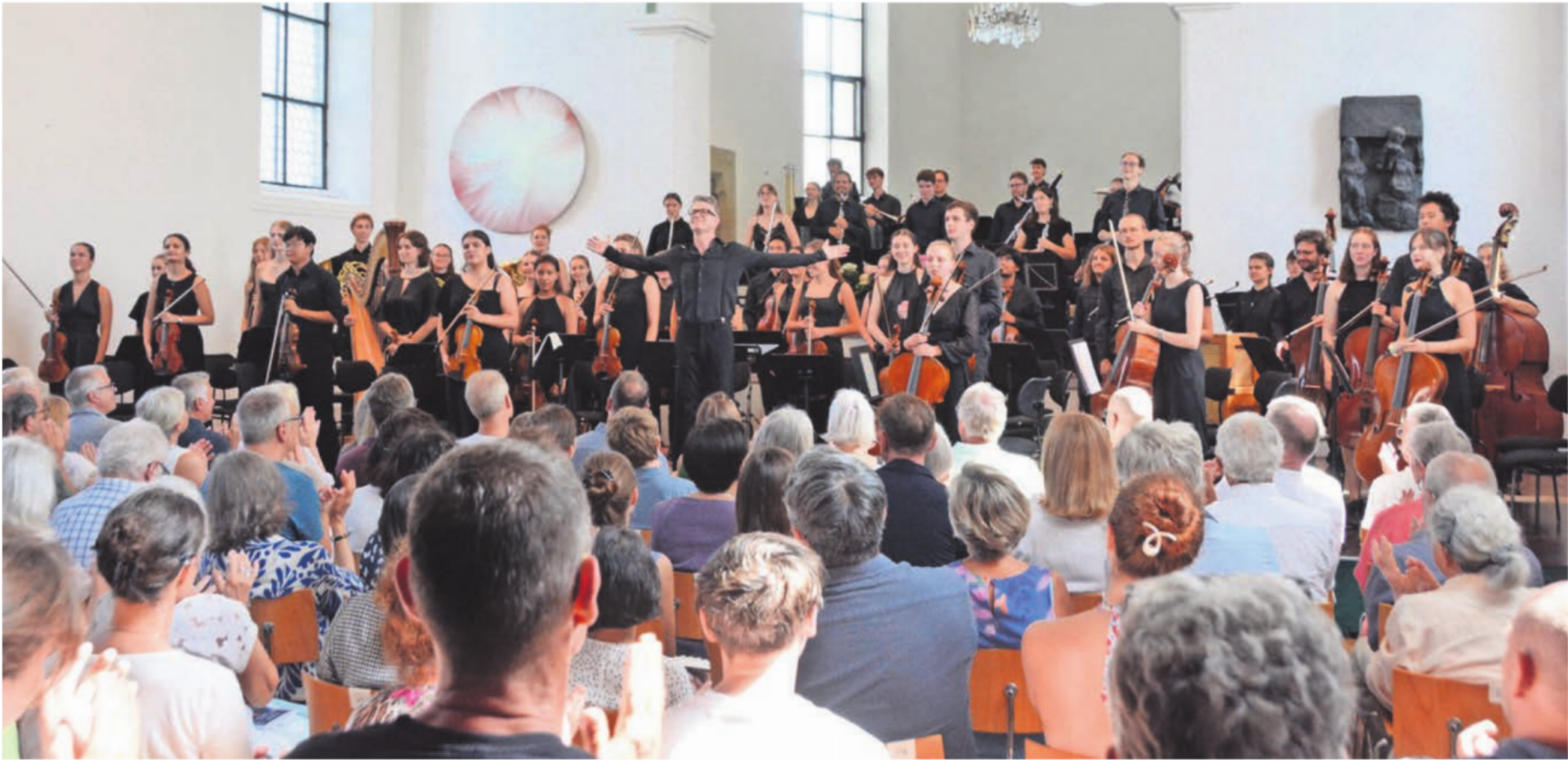 Volle Kirche und lang anhaltender Applaus. Mit dem aktuellen Programm «Odyssee» begeistert das Jugend-Sinfonieorchester Aargau in Boswil.    Bilder: Annemarie Keusch - Das Bild wird blockiert. – Möglicherweise durch einen aktiven Adblocker.