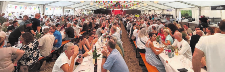 Auch dieses Jahr folgten ganz viele Kunden der Raiffeisenbank Villmergen der Einladung zum Fest. Bild: zg